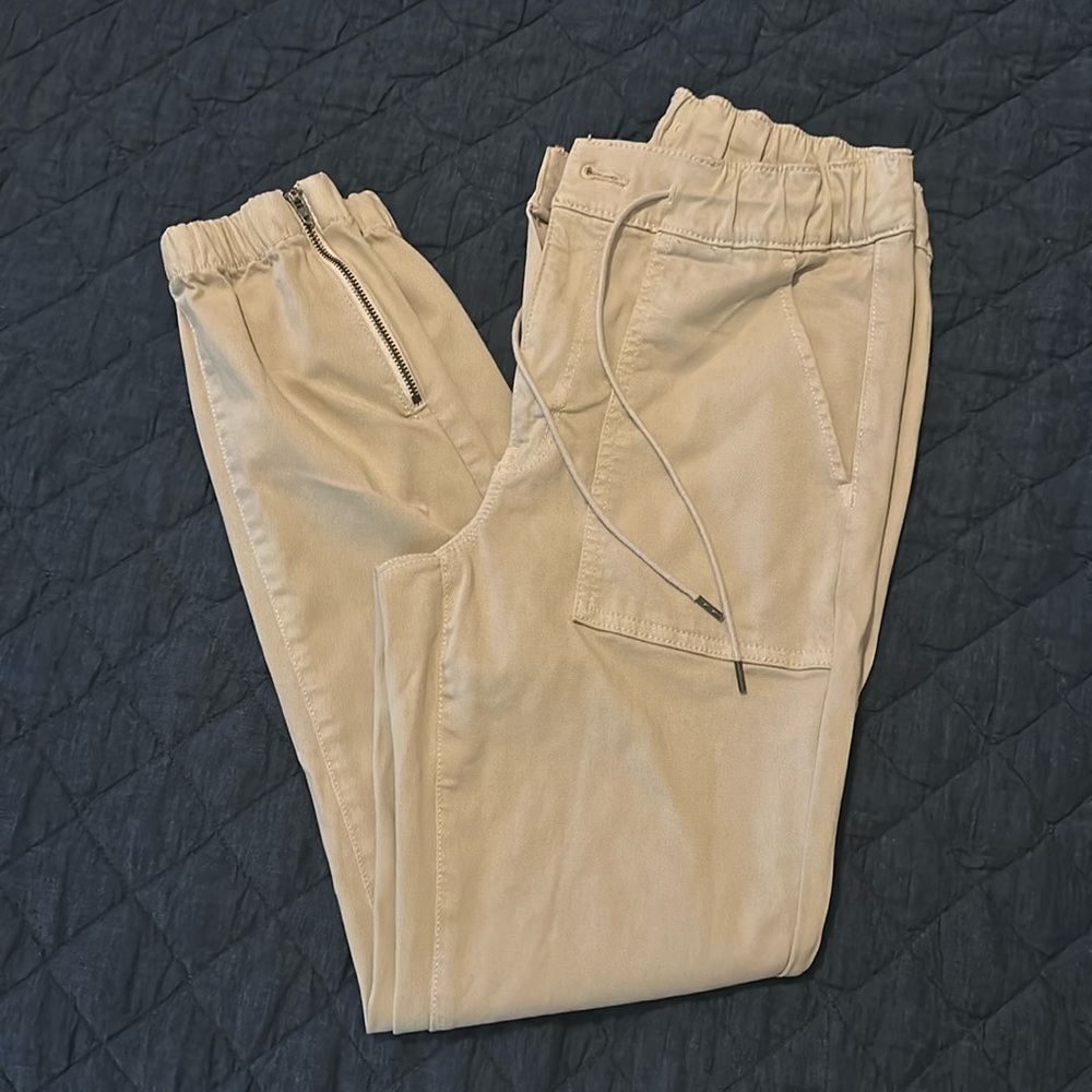 AE Tan jogger NWOT - Size 8